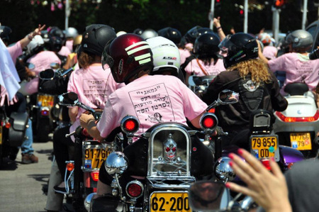 מועדון הארלי דייווידסון במסע להעלאת המודעות לסרטן השד