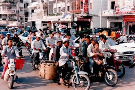 רוחות מסע: דרום קמבודיה על אופנוע