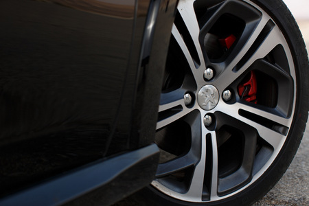 פיג'ו 208 GTI מול רנו קליאו RS מול אופל קורסה OPC: מבחן דרכים השוואתי
